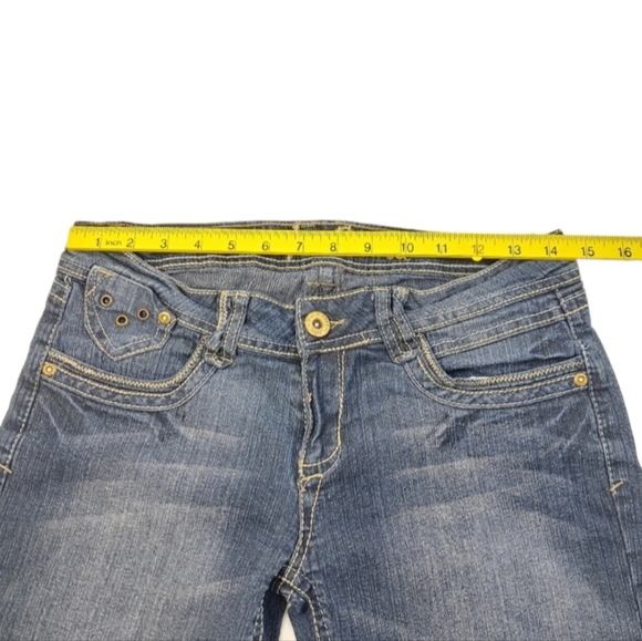 Wall Flower Juniors Denim Bermuda Shorts Size 7 - Picture 8 of 13